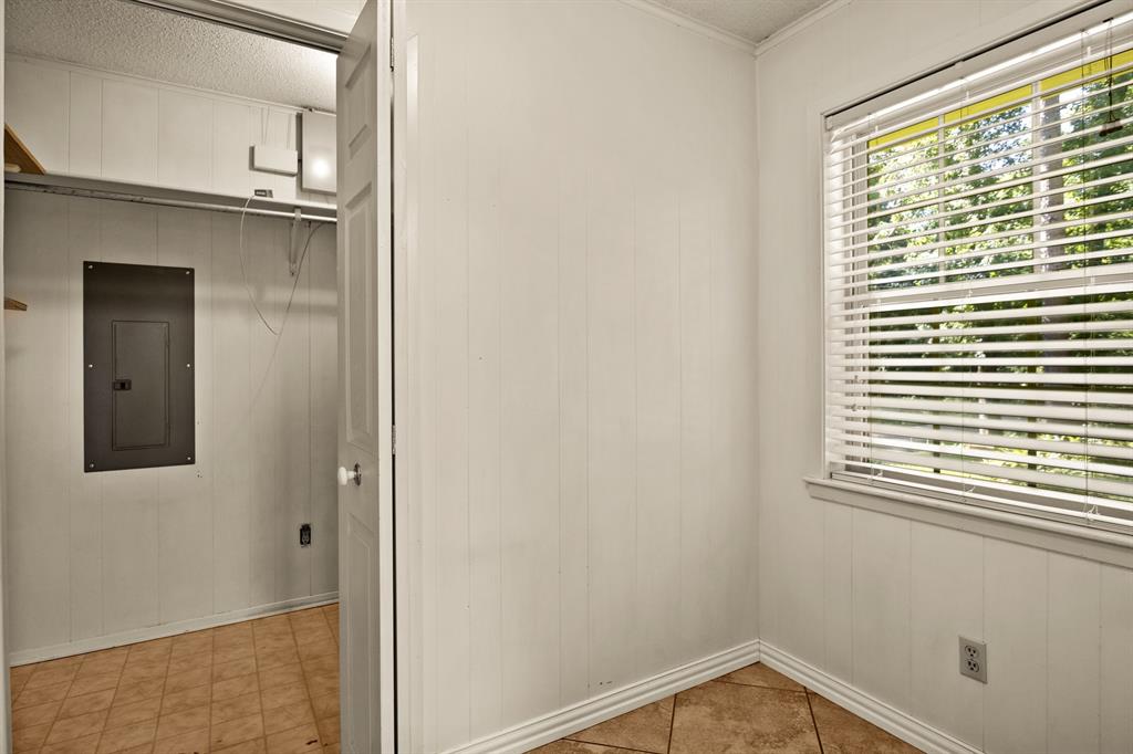 410 S Willis Street Property Photo 14