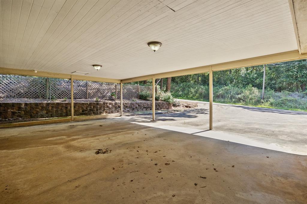 410 S Willis Street Property Photo 34