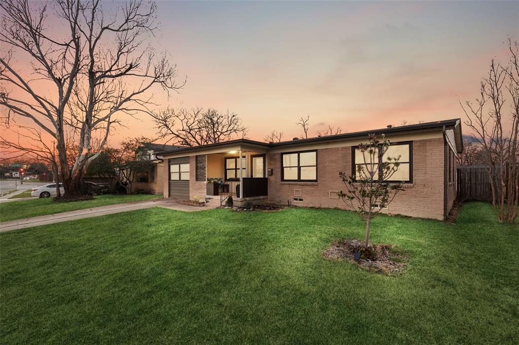 10811 Mandalay Drive Property Photo 1