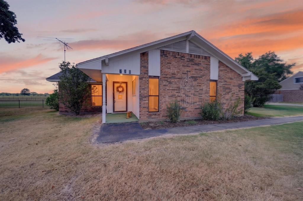 720 S Houston Street Property Photo 1