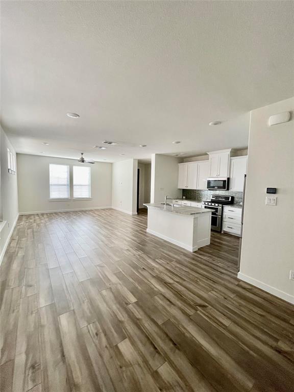 320 Spring Hill Property Photo 4