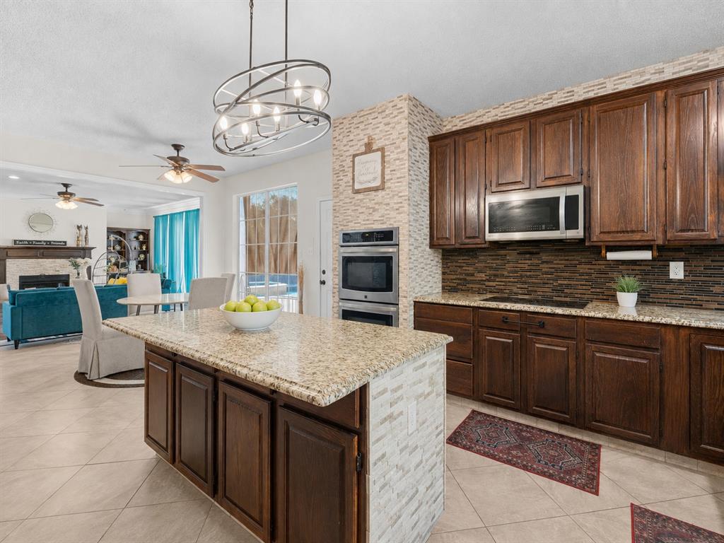 2504 Hackberry Place Property Photo 3