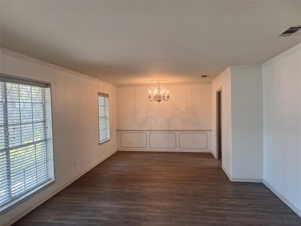 906 Sharpshire Street Property Photo 3