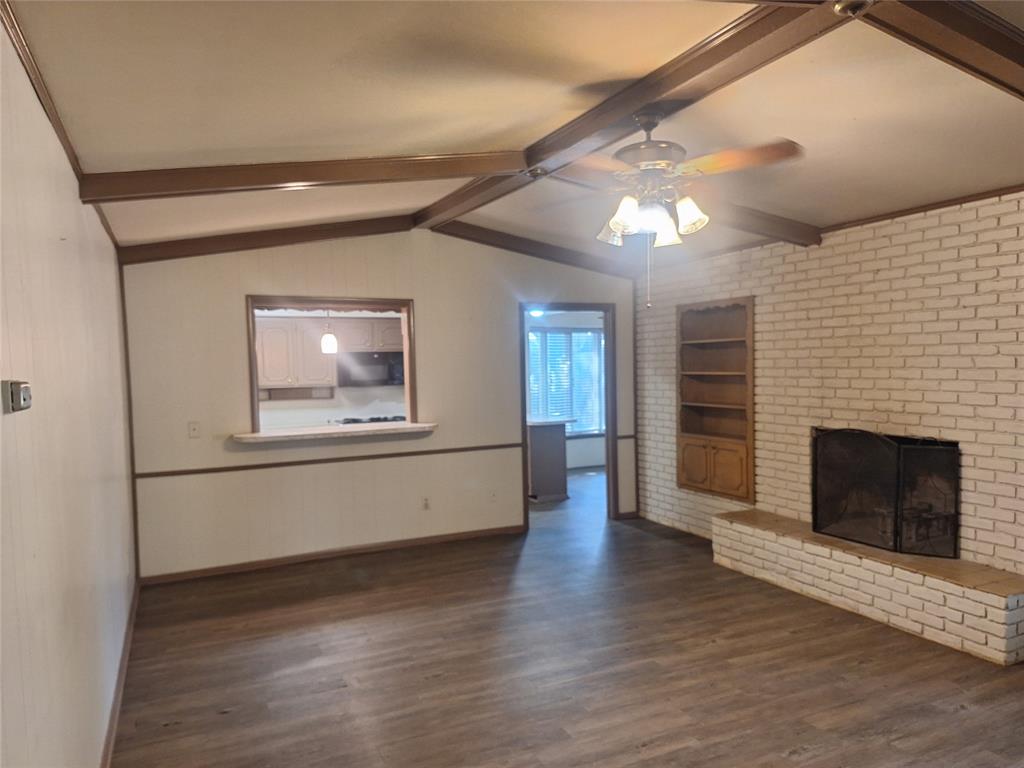 906 Sharpshire Street Property Photo 4