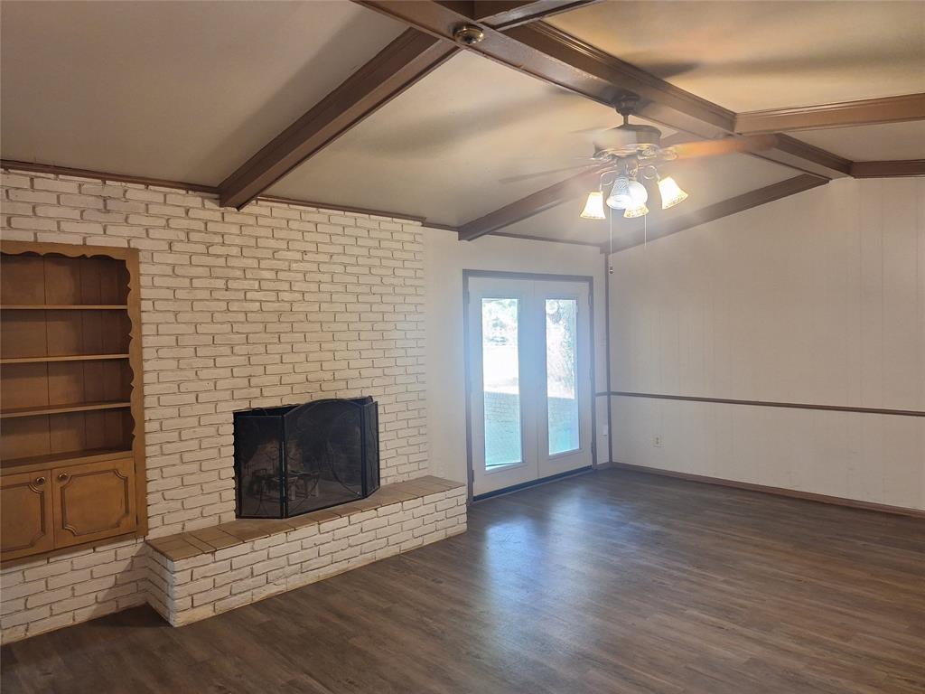 906 Sharpshire Street Property Photo 5