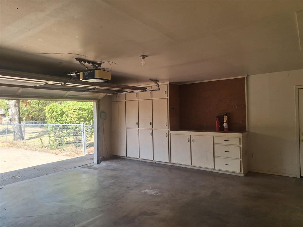 906 Sharpshire Street Property Photo 15