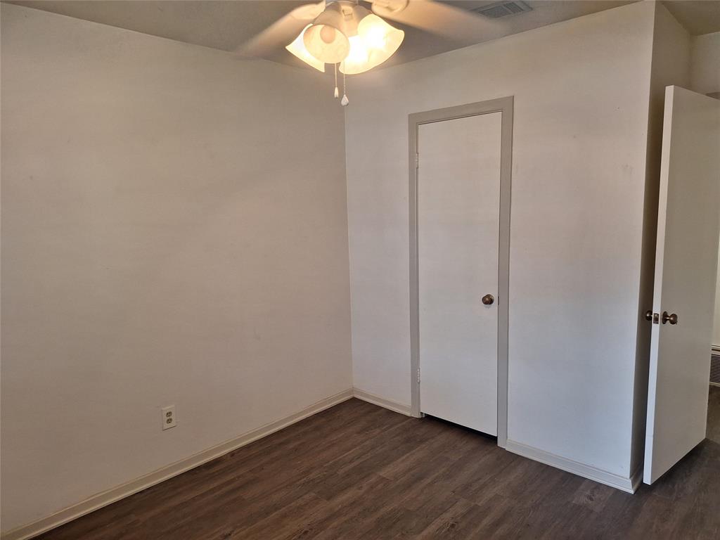 906 Sharpshire Street Property Photo 20