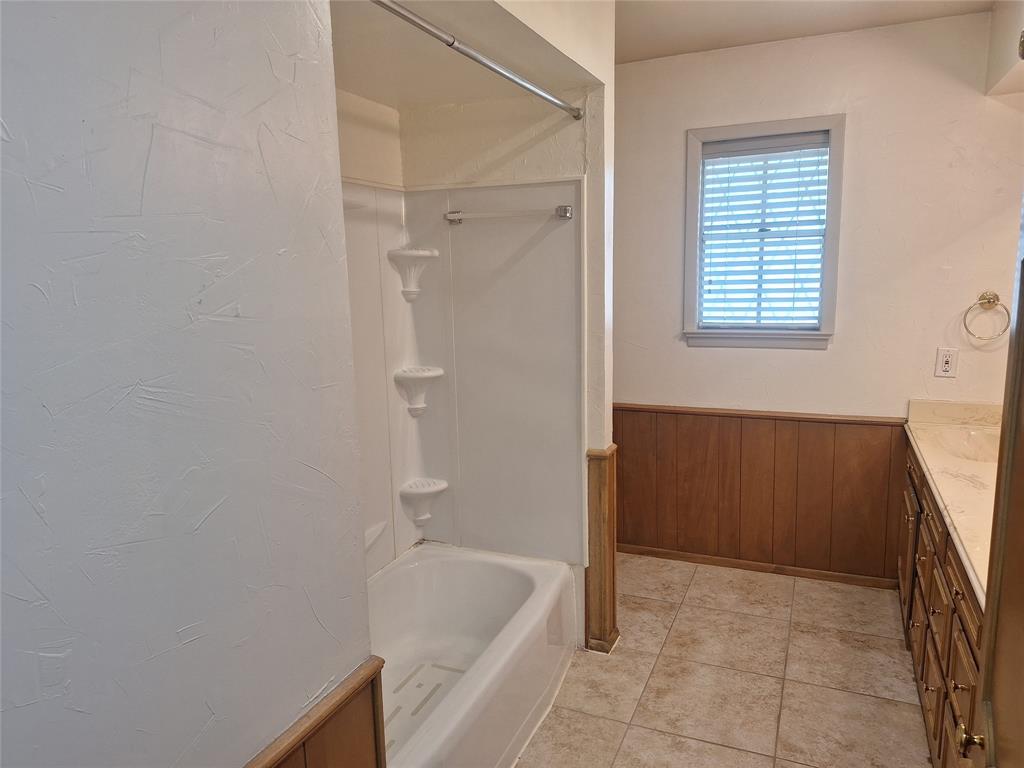 906 Sharpshire Street Property Photo 25