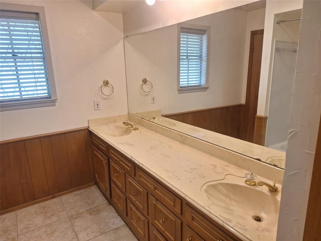906 Sharpshire Street Property Photo 26