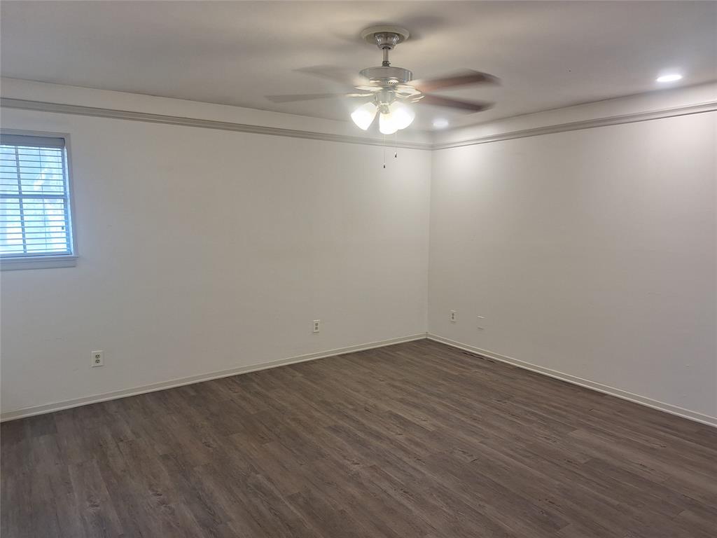 906 Sharpshire Street Property Photo 29