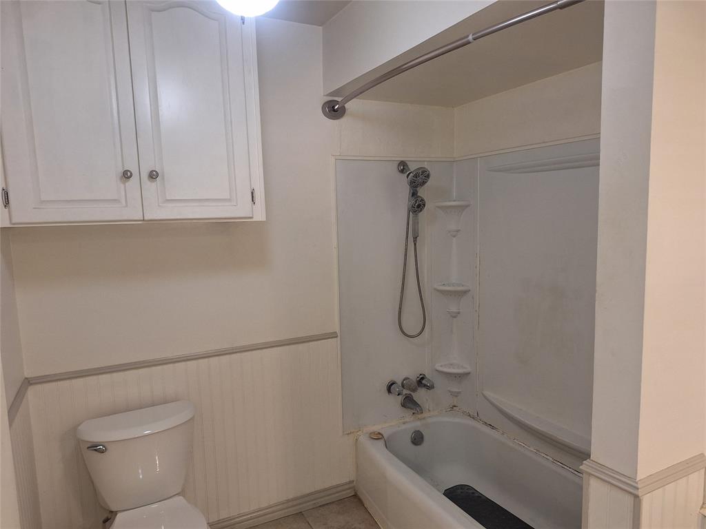 906 Sharpshire Street Property Photo 34