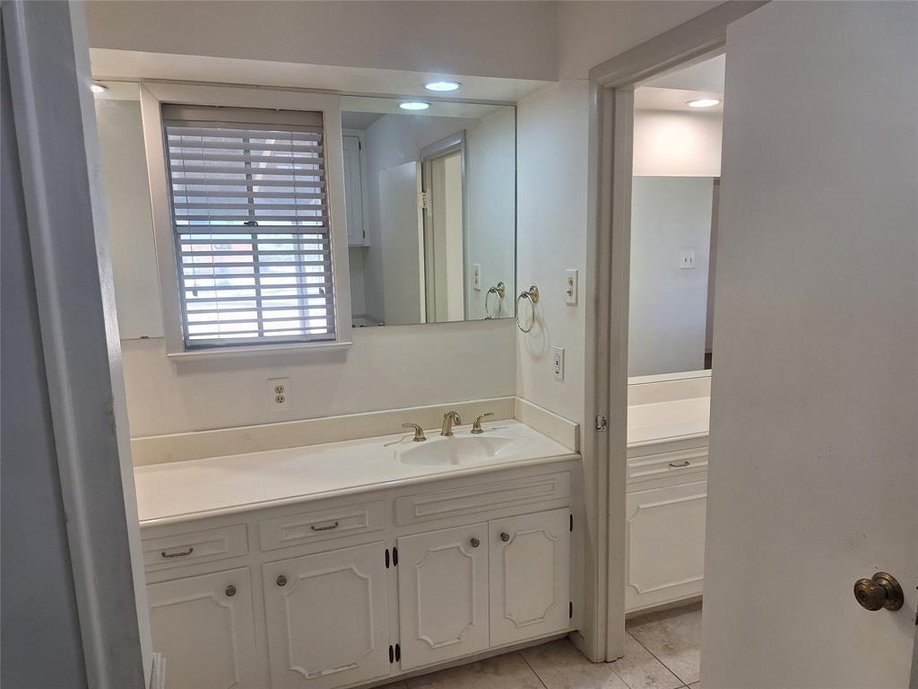906 Sharpshire Street Property Photo 35