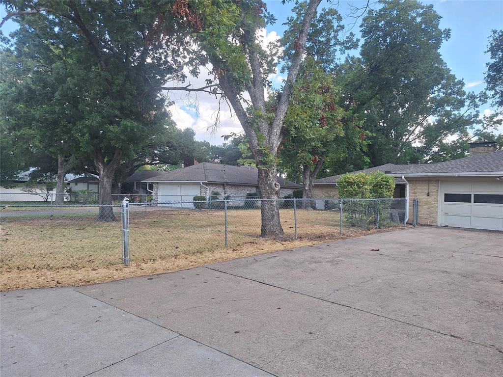 906 Sharpshire Street Property Photo 40