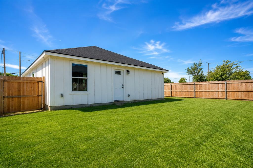 203 E South Property Photo 20