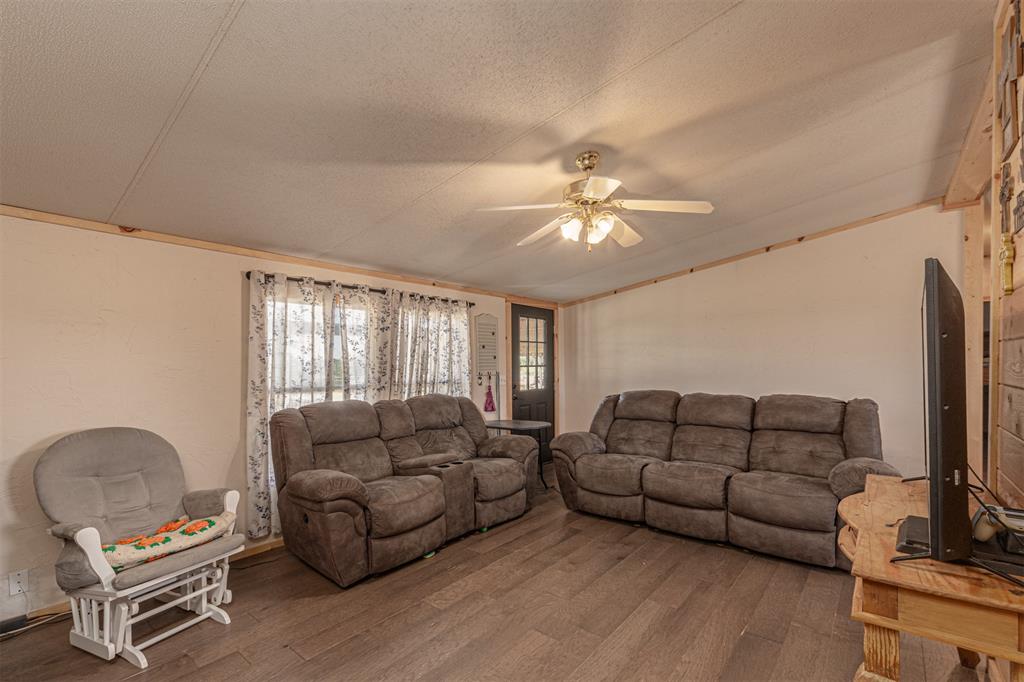 1214 County Road 4752 Property Photo 7
