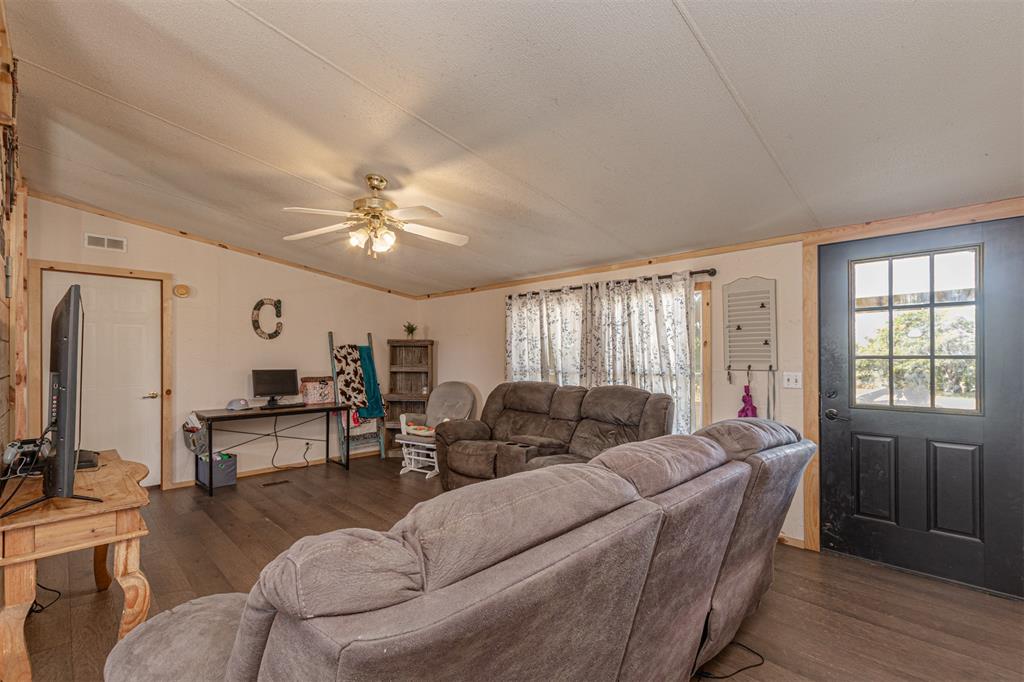 1214 County Road 4752 Property Photo 8