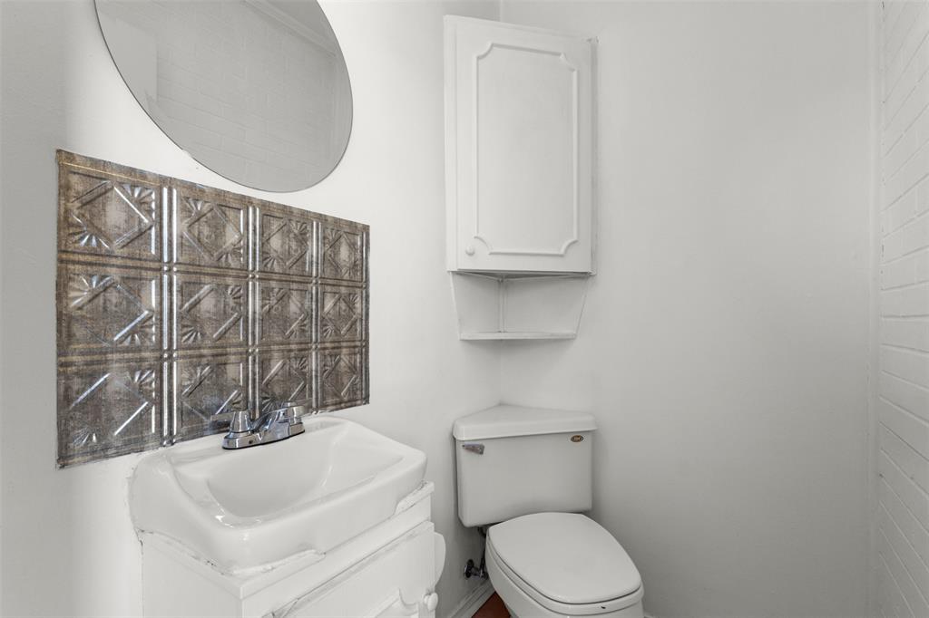 7801 Royal Lane Property Photo 8