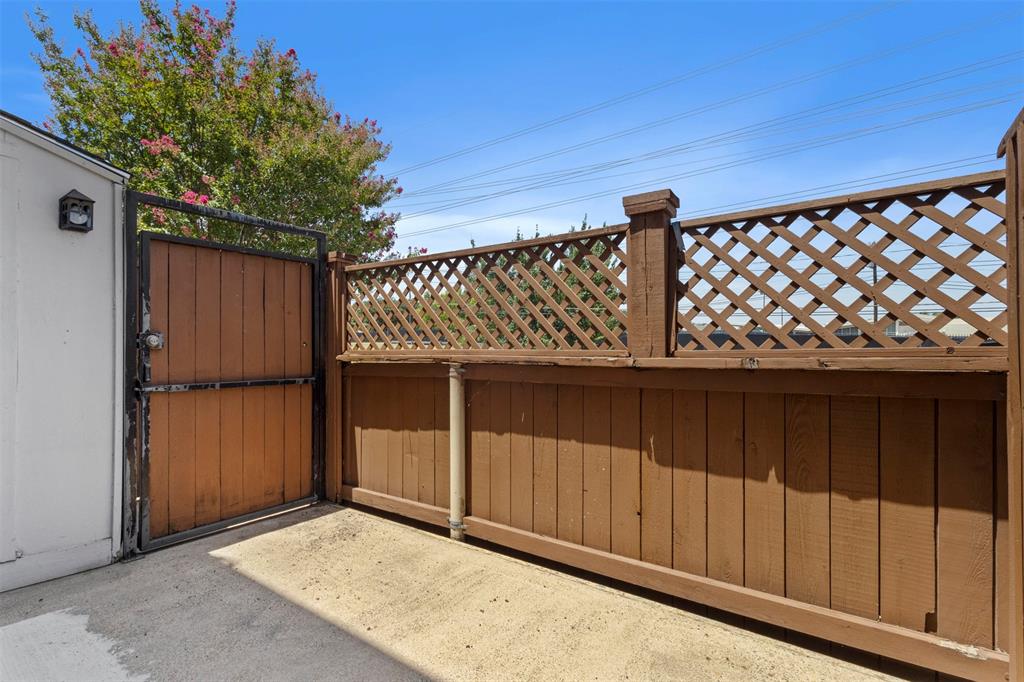 7801 Royal Lane Property Photo 16