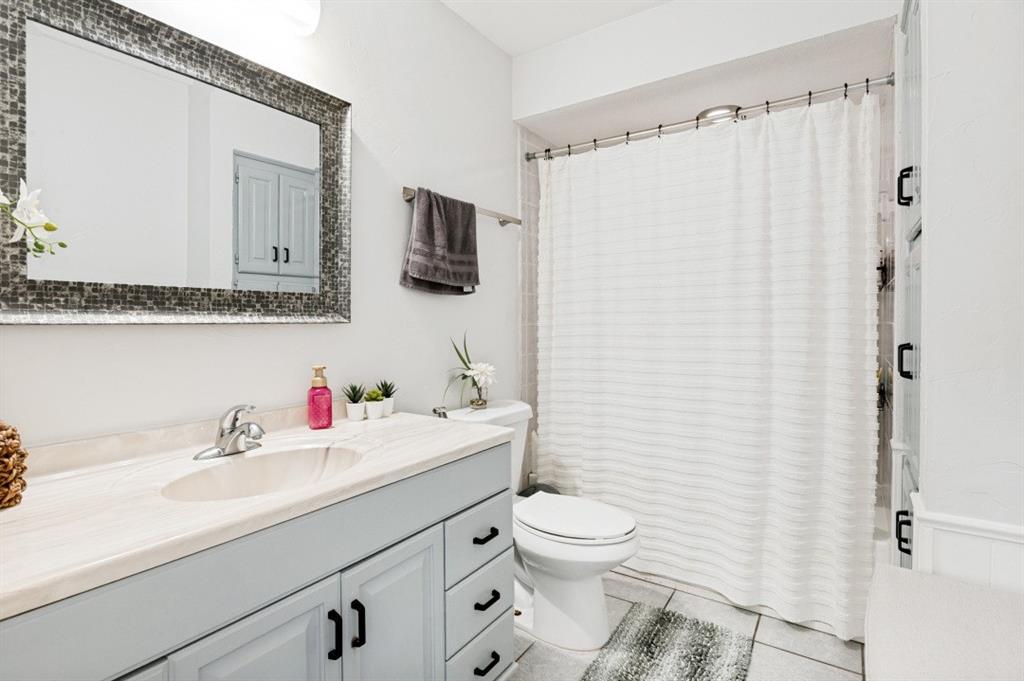 4300 Driftwood Drive Property Photo 11