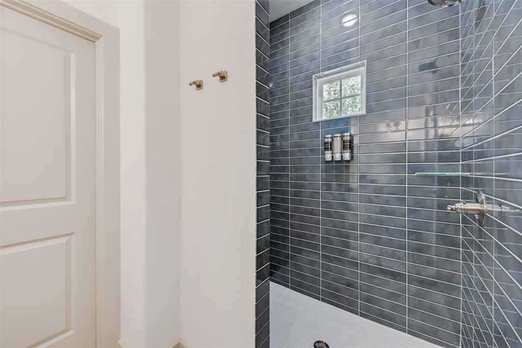 305 Jefferson Street Property Photo 38