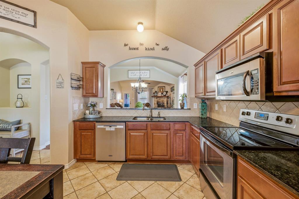 200 Jacinth Lane Property Photo 7