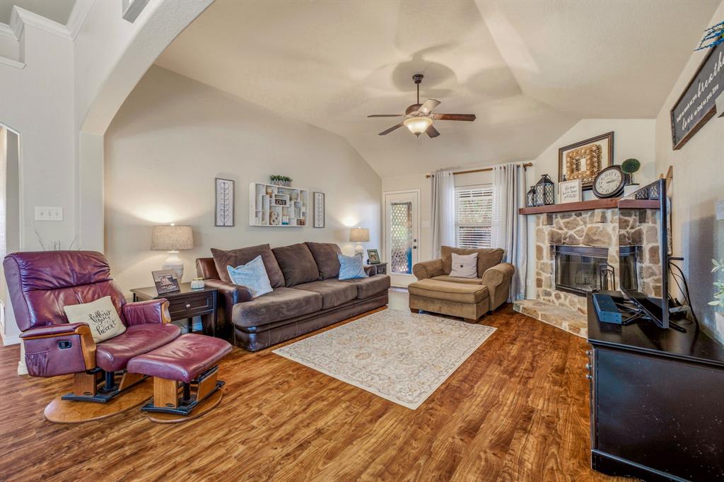 200 Jacinth Lane Property Photo 12