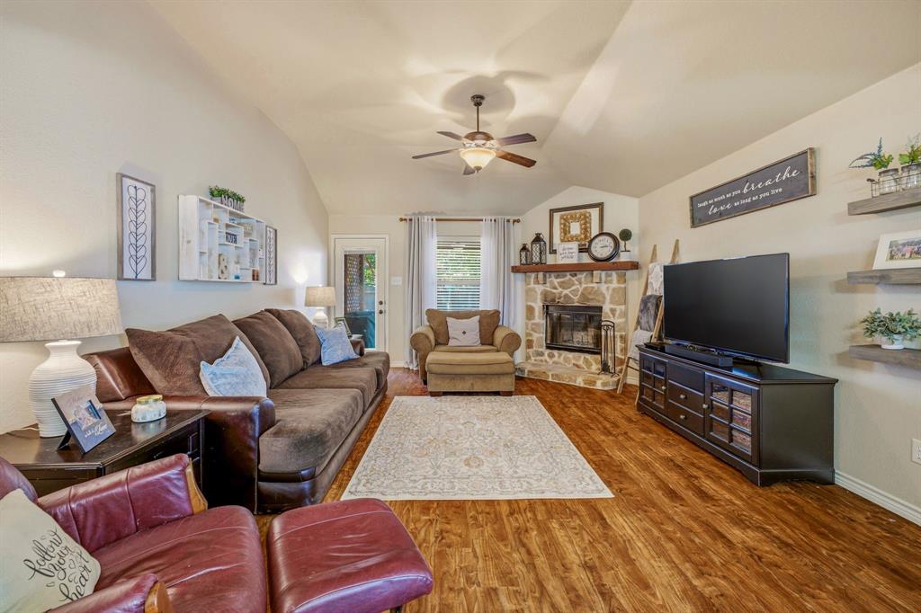 200 Jacinth Lane Property Photo 13