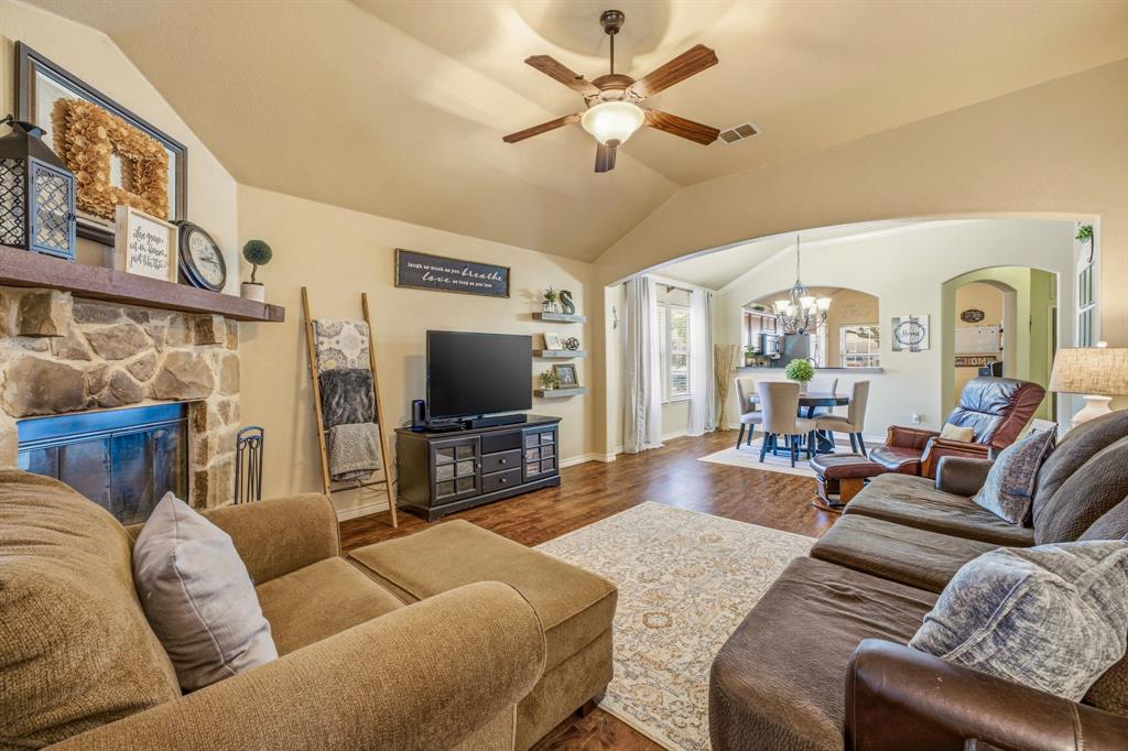 200 Jacinth Lane Property Photo 14
