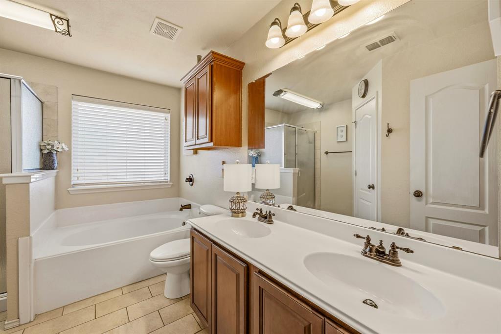 200 Jacinth Lane Property Photo 18