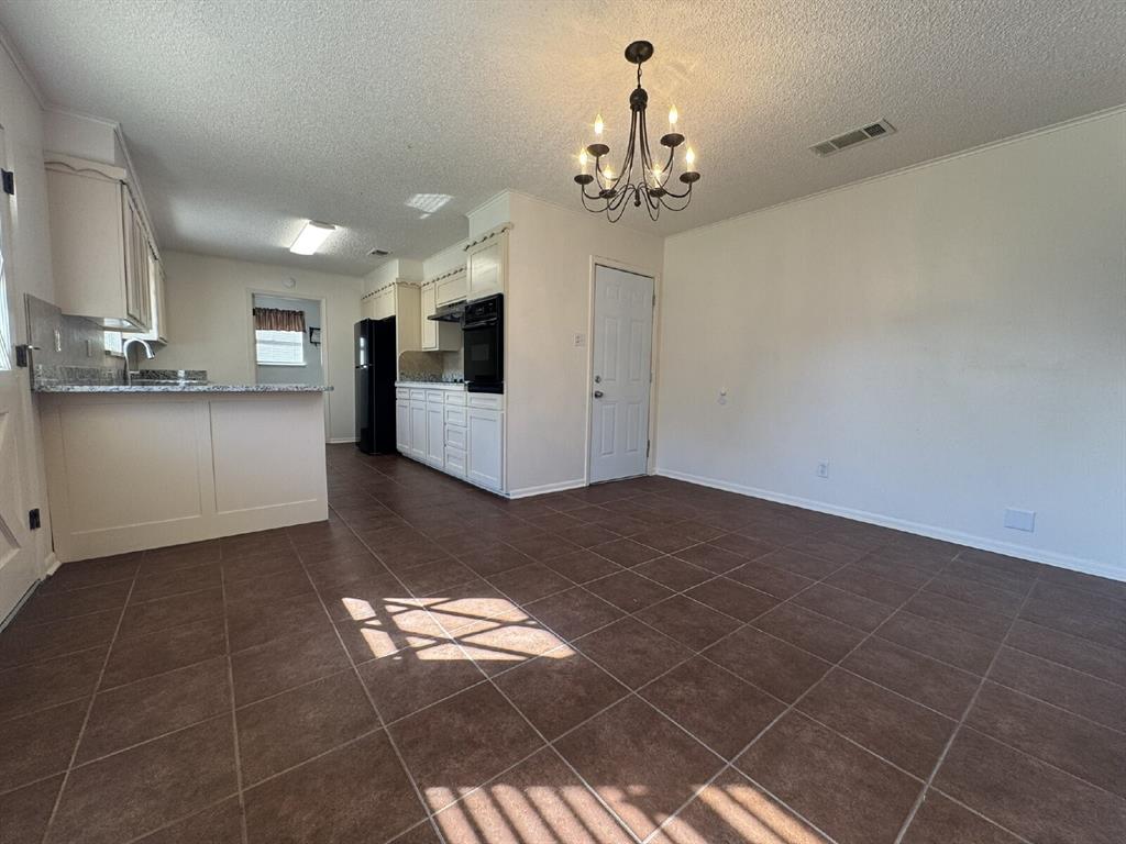 208 Prairie Wind Boulevard Property Photo 4