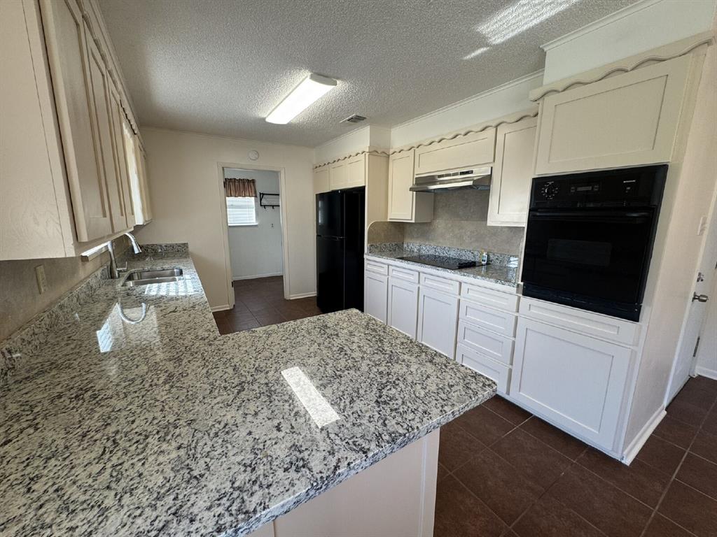 208 Prairie Wind Boulevard Property Photo 8