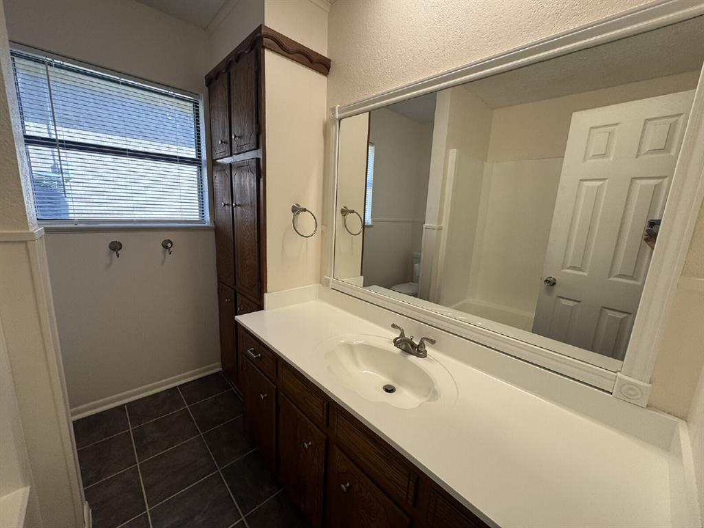 208 Prairie Wind Boulevard Property Photo 10