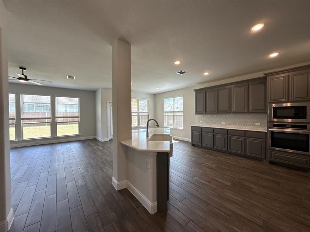 2311 Albion Way Property Photo 9