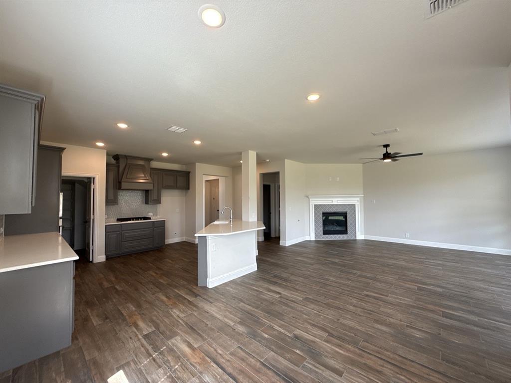 2311 Albion Way Property Photo 10