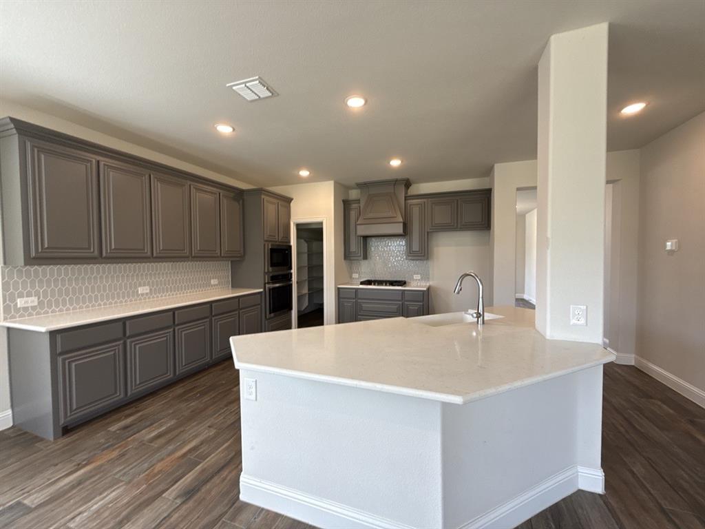 2311 Albion Way Property Photo 12