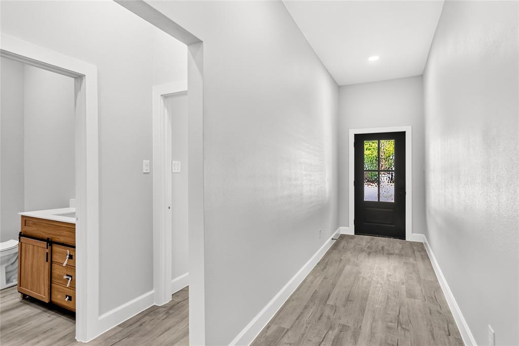 310 Dixon Street Property Photo 4