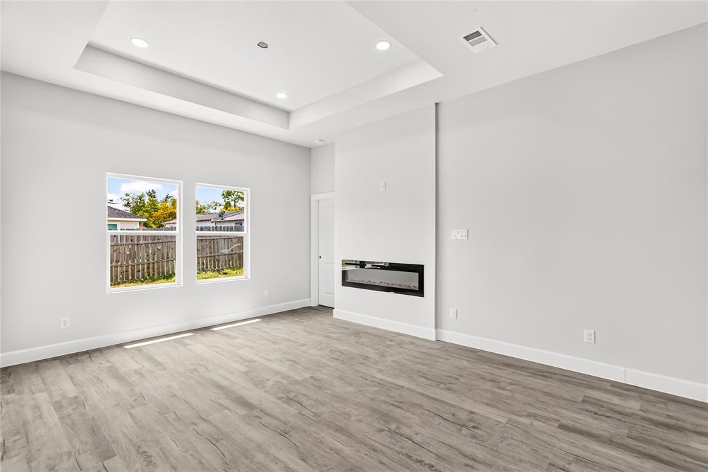 310 Dixon Street Property Photo 13