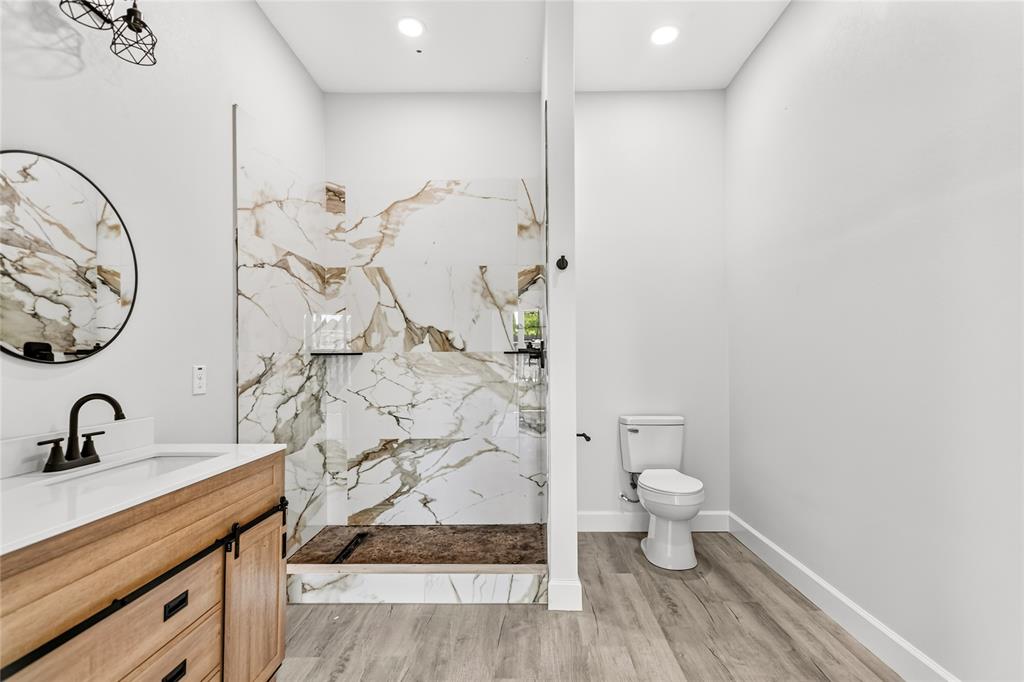 310 Dixon Street Property Photo 19
