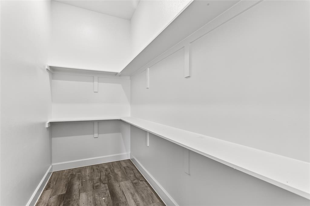 310 Dixon Street Property Photo 20
