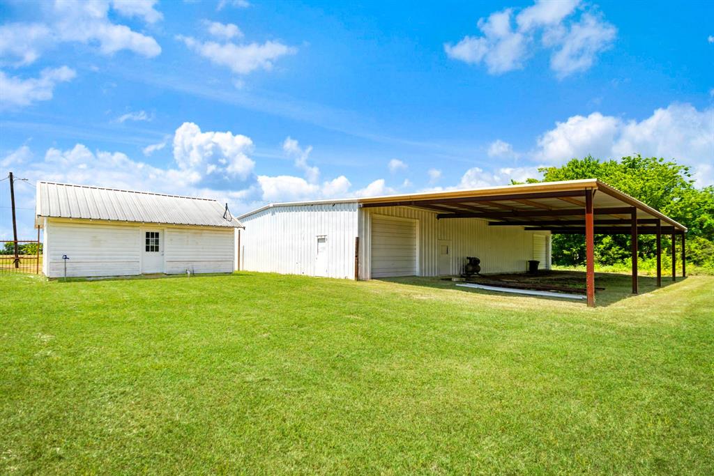 2107 S 19 & 24 Highway Property Photo 4