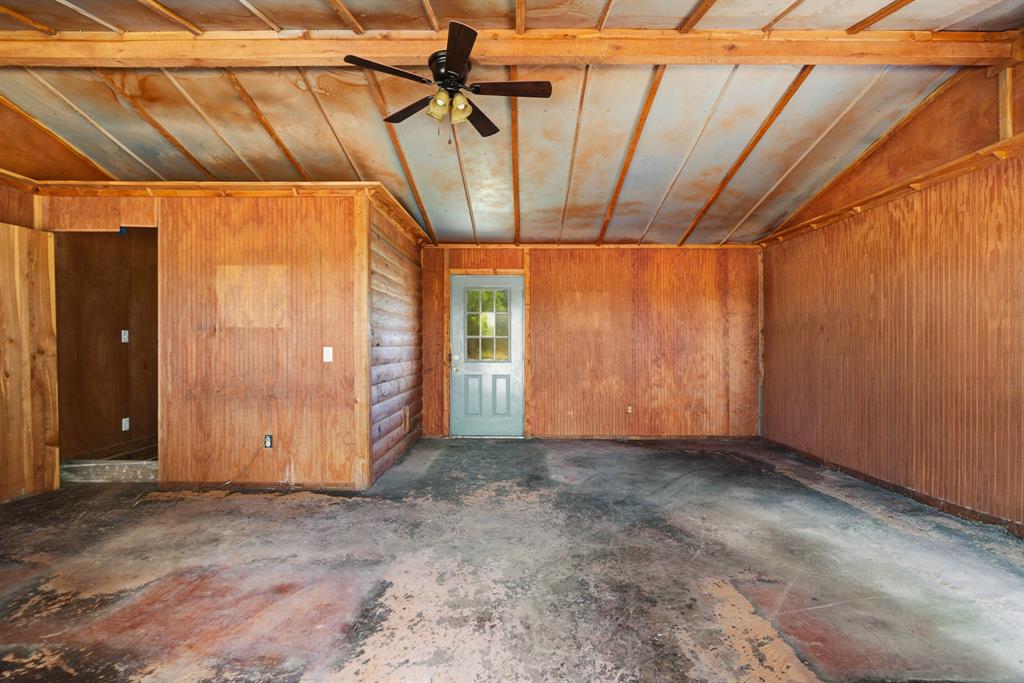 2107 S 19 & 24 Highway Property Photo 8