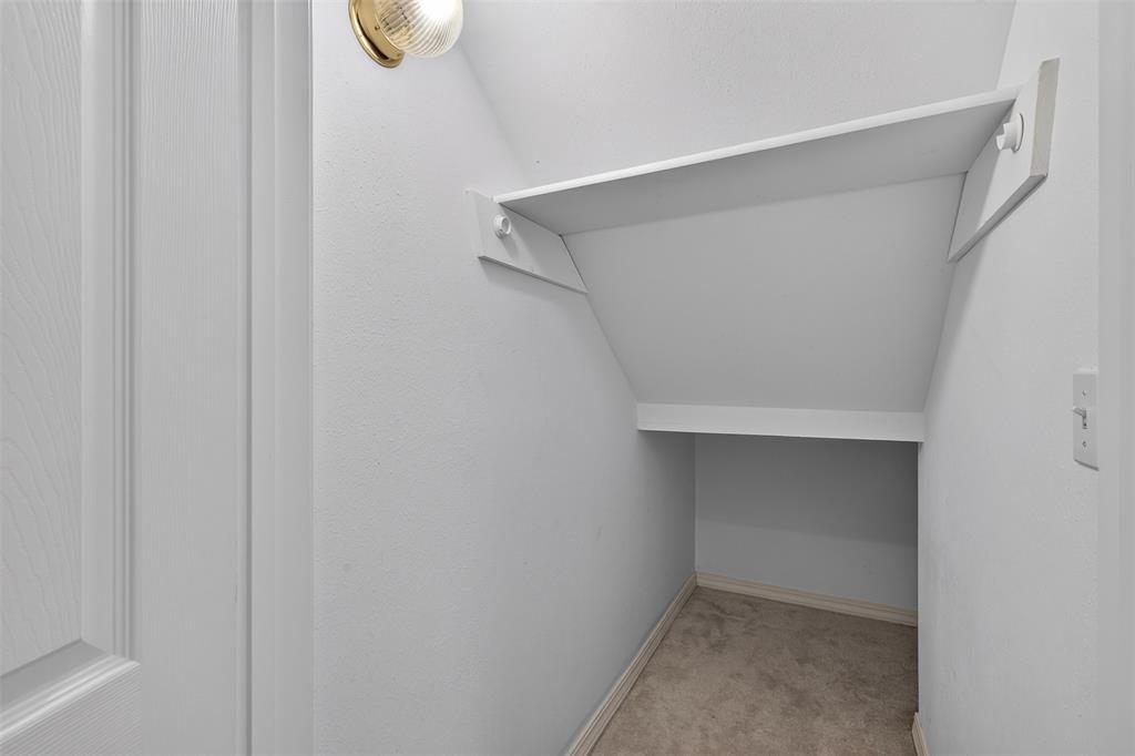 544 Honeygold Drive Property Photo 14