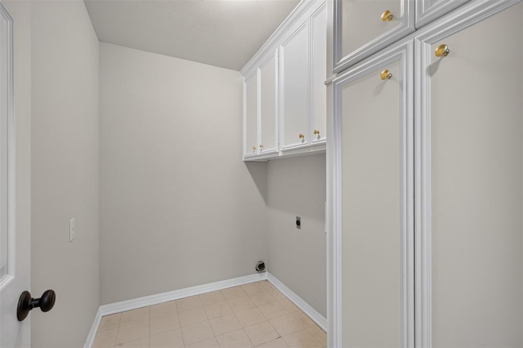 544 Honeygold Drive Property Photo 16