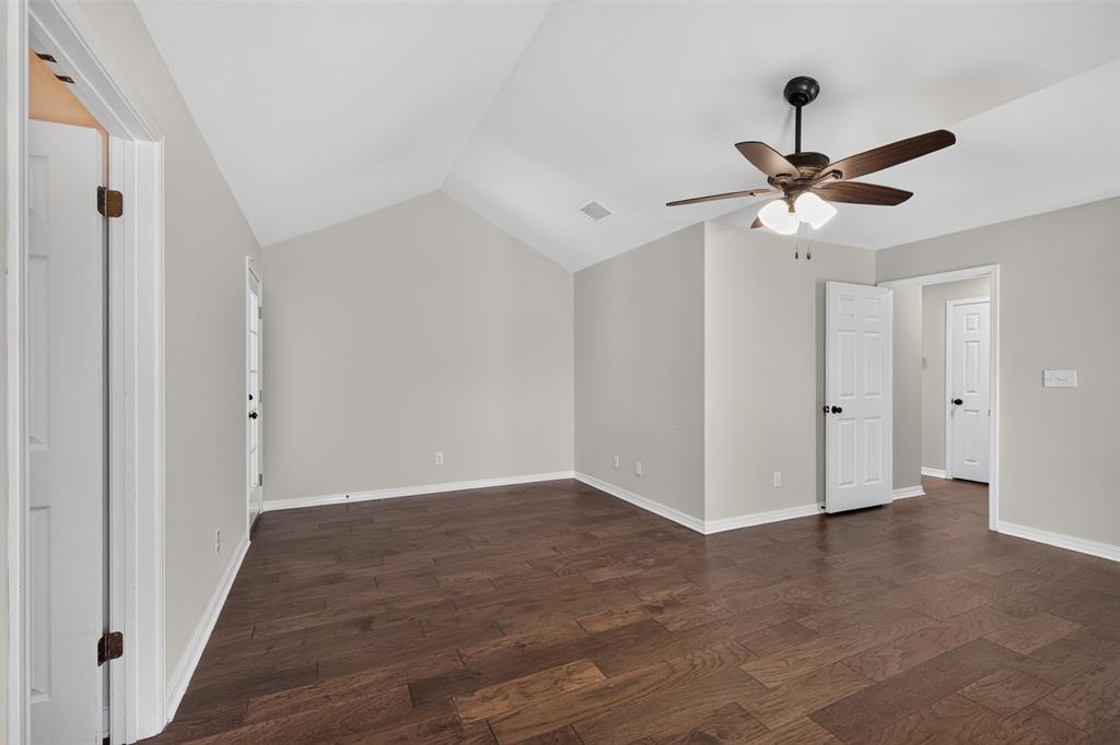 544 Honeygold Drive Property Photo 18