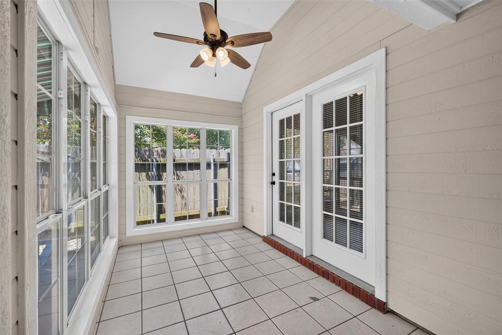 544 Honeygold Drive Property Photo 32