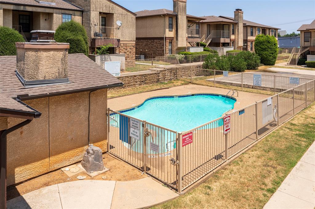 1745 Crest Grove Drive Property Photo 14