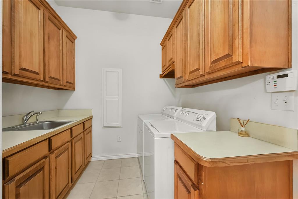 6668 Shady Glen Circle Property Photo 16