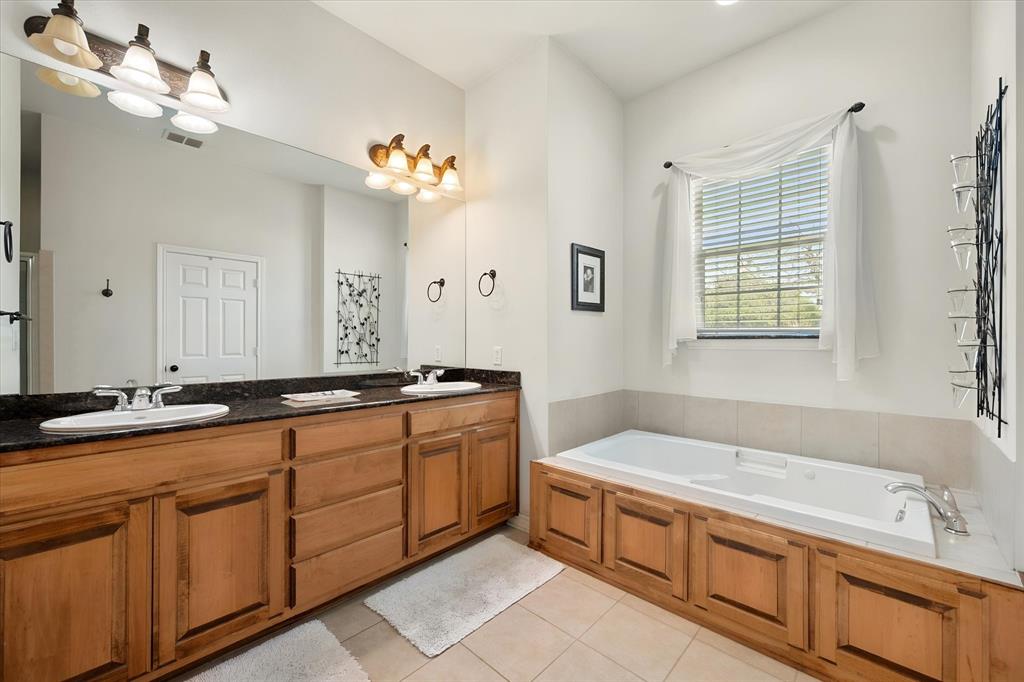 6668 Shady Glen Circle Property Photo 19