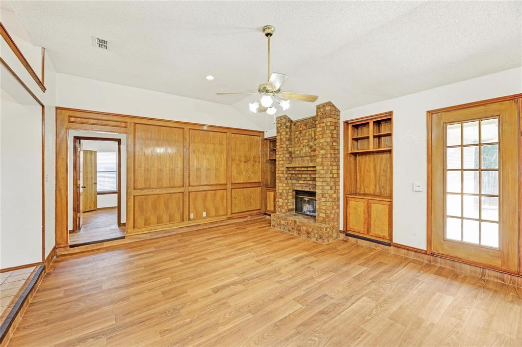 810 Castleview Drive Property Photo 5