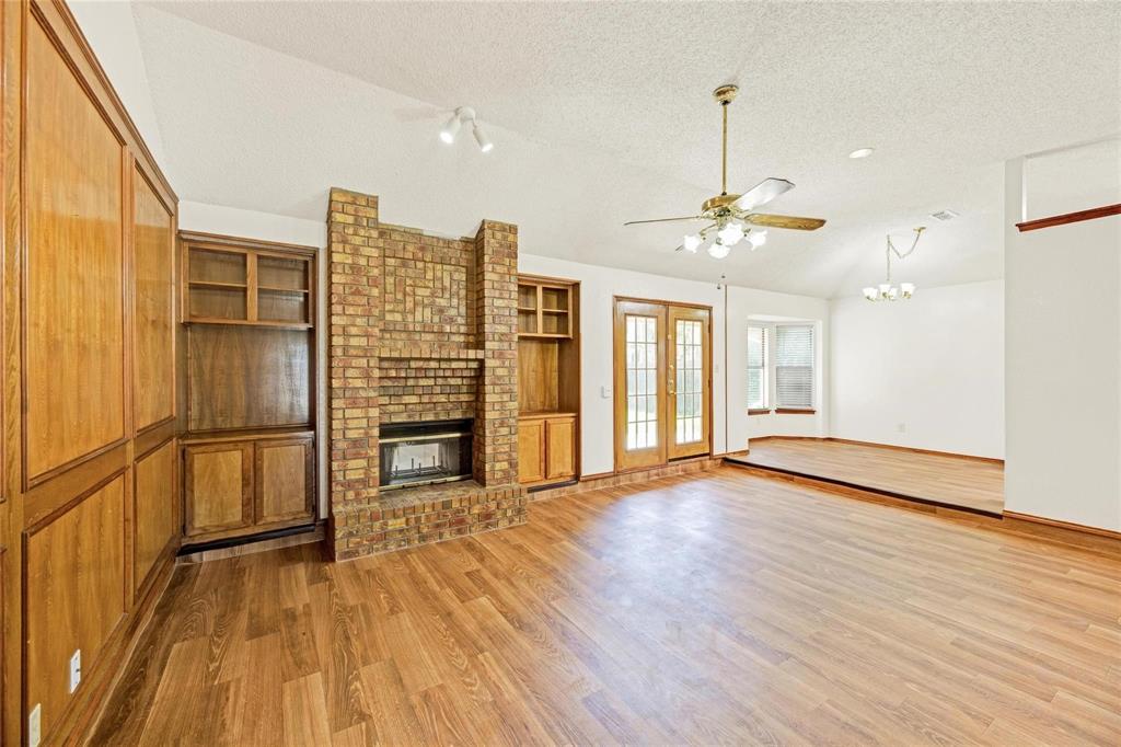 810 Castleview Drive Property Photo 7